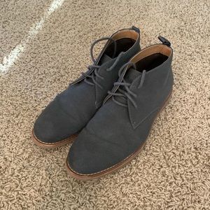 size 7 men’s chukka style boots